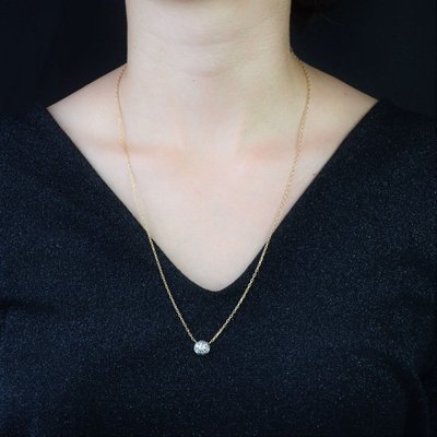 Old Chain And Its Round Diamond Pattern