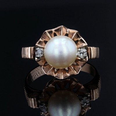 Anello antico con corona di perle e diamanti