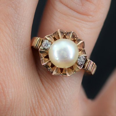 Anello antico con corona di perle e diamanti