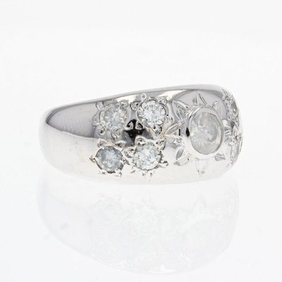 Anello rigido in oro bianco con diamanti