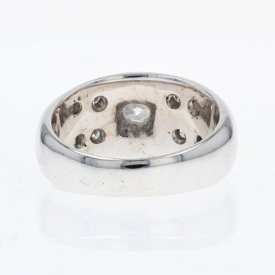 Anello rigido in oro bianco con diamanti
