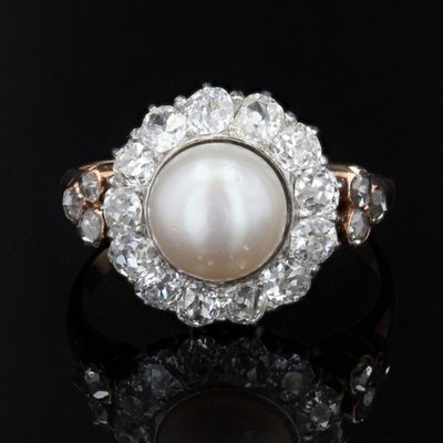 Antiker Gänseblümchenring mit feiner Perle und Diamant
