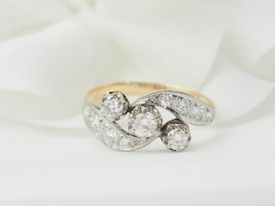 Antiker zweifarbiger Gold- und Diamantring