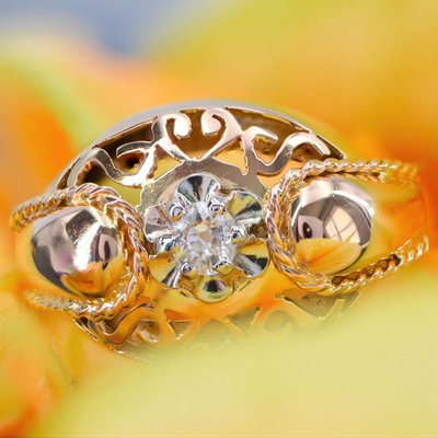 Anello vintage in oro antico con diamanti