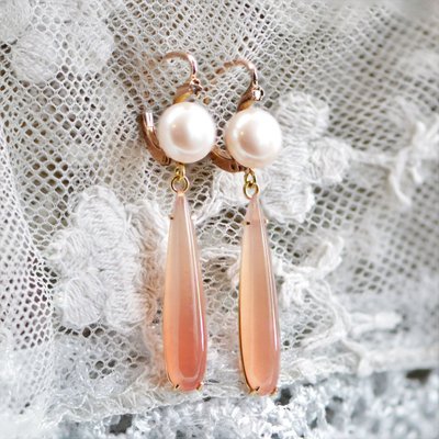 Granattropfen und Diamantperlenohrringe