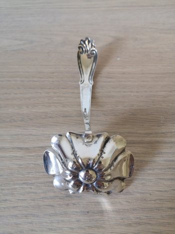 Duster - Sterling silver - Holland 20th century