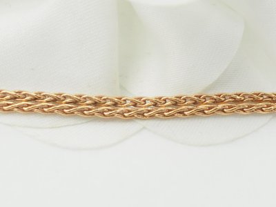 Halskette mit Blumenanhänger aus Roségold mit Edelsteinen und Diamanten