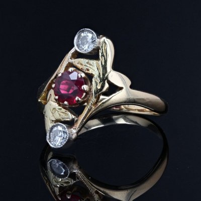 Antiker Jugendstil-Ring mit Rubin und Diamant
