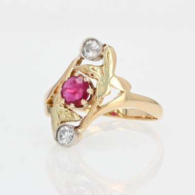 Antiker Jugendstil-Ring mit Rubin und Diamant