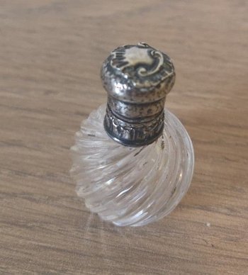 Salt bottle - Crystal - Late 18th century