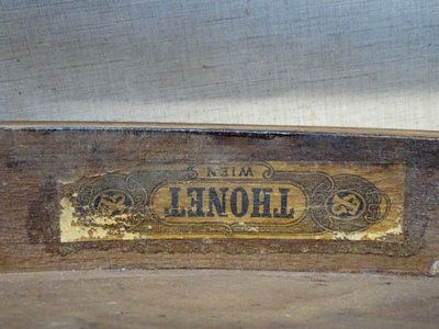 Thonet Nr. 6150 Bürostuhl von 1911, sattelförmiger Holzsitz - Bugholz -