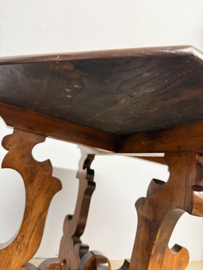 Refectory-style coffee table in solid chestnut, 20th century, 76 x 54 x 72 cm. Handcrafted.
