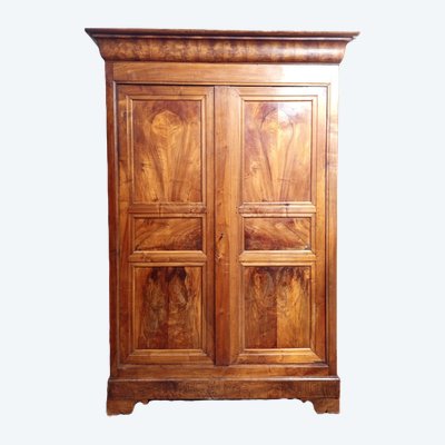 Armoire époque Louis Philippe en noyer