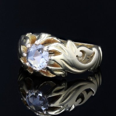 Armreif mit graviertem Diamanten