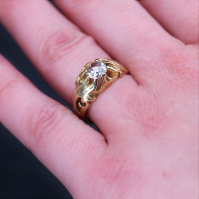 Armreif mit graviertem Diamanten