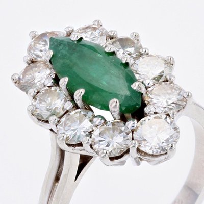 Marquise-Smaragd-Diamantring