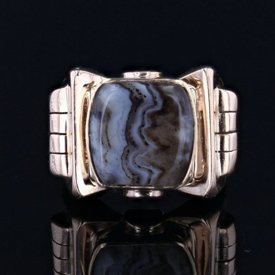 Anello con sigillo in oro antico e agata zonata