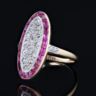 Anello antico con diamanti e rubino Navette