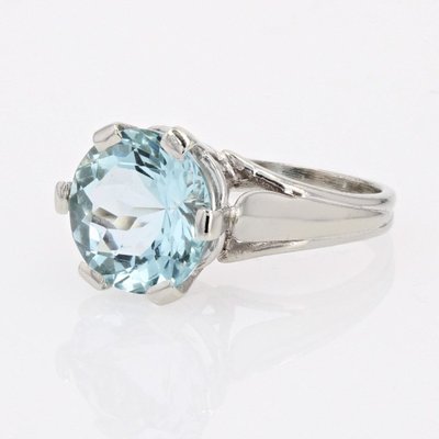 Anello antico con acquamarina solitaria