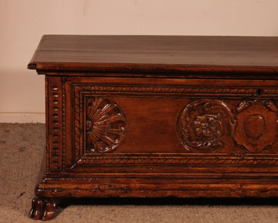 coffre de la renaissance italienne en noyer - circa 1600