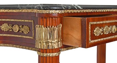 Console surmontée d'un miroir de style Empire 
