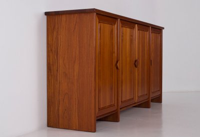 Credenza danese a quattro ante