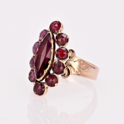 Antiker Marquise-Granatring aus Roségold