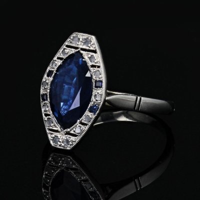 Art Deco Saphir- und Diamant-Navette-Ring