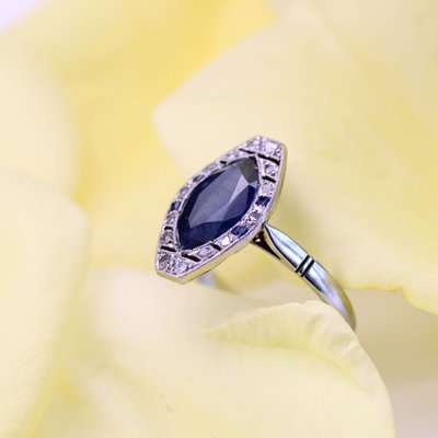 Art Deco Saphir- und Diamant-Navette-Ring