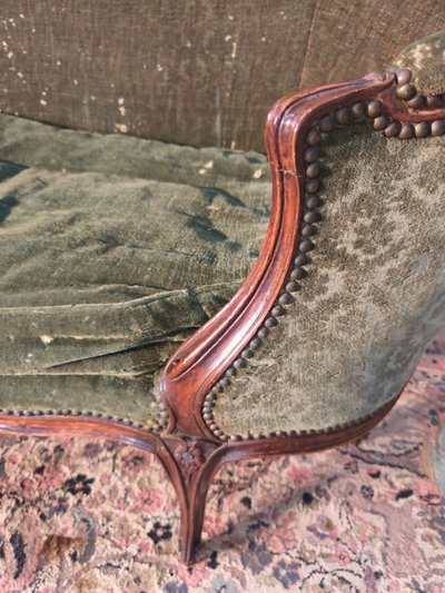 Louis XV period basket sofa in walnut, 18th century