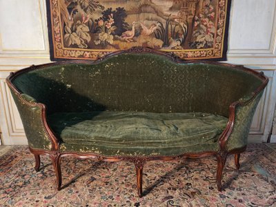Louis XV period basket sofa in walnut, 18th century