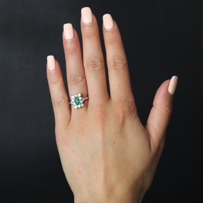 Anello vintage con smeraldo e diamanti