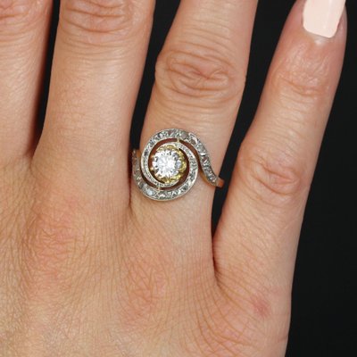 Anello antico con vortice di diamanti