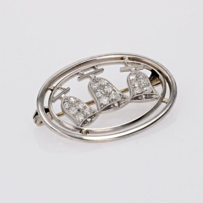 Broche Ovale Et Ses Cloches Diamantées