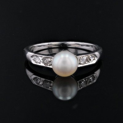Anello antico con perla e diamanti