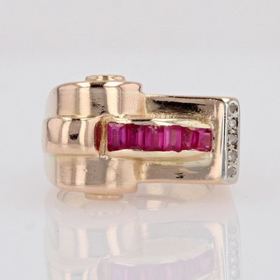 Asymmetrischer Panzerring mit Rubin und Diamanten
