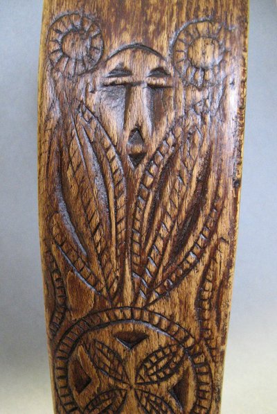 Ancien Collier De Clarine En Bois Sculpté De Rosaces XIXe.