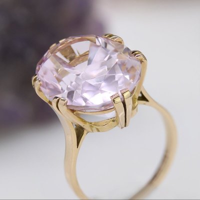 Vintage Kunzite Ring In Gold