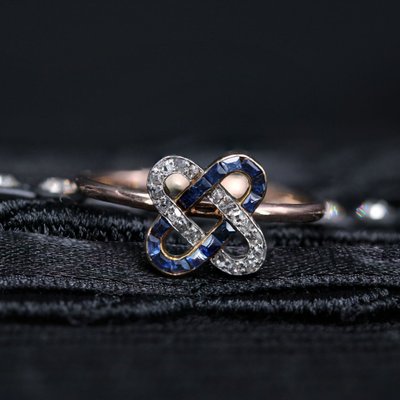 Antiker Diamant- und Saphir-Verschlussring