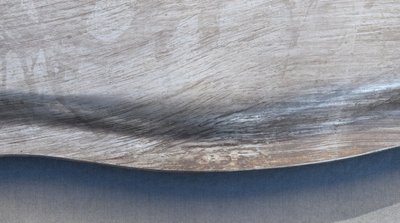 Grande vassoio rettangolare in metallo argentato riccamente decorato, inizio XX secolo