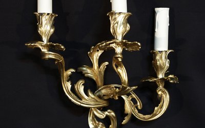 Pair of sconces in chiseled and gilded bronze, 19th 
