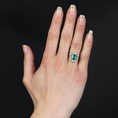 Blumenring mit Smaragd und Diamanten