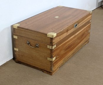 Travel trunk in Camphor and Blond Mahogany - Late 19th century