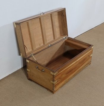 Travel trunk in Camphor and Blond Mahogany - Late 19th century