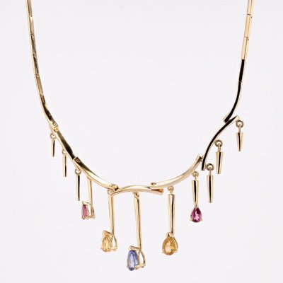 Collier En Or Et Ses Saphirs De Couleur