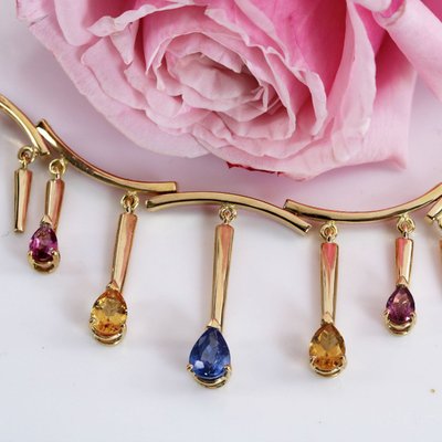 Collier En Or Et Ses Saphirs De Couleur