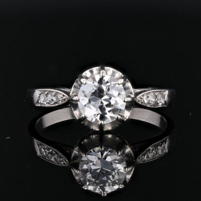 Anello solitario con diamante antico