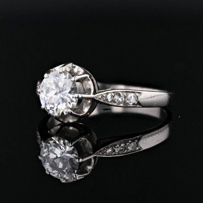 Anello solitario con diamante antico