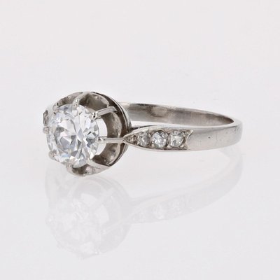 Anello solitario con diamante antico