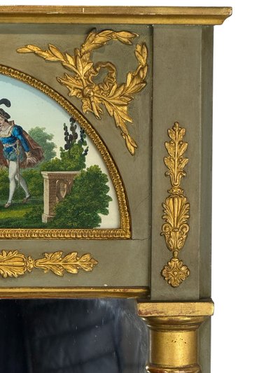 Antiker Spiegel mit gedrehten, vergoldeten Pfosten und einer Glashalterung mit einer „romantischen Szene“